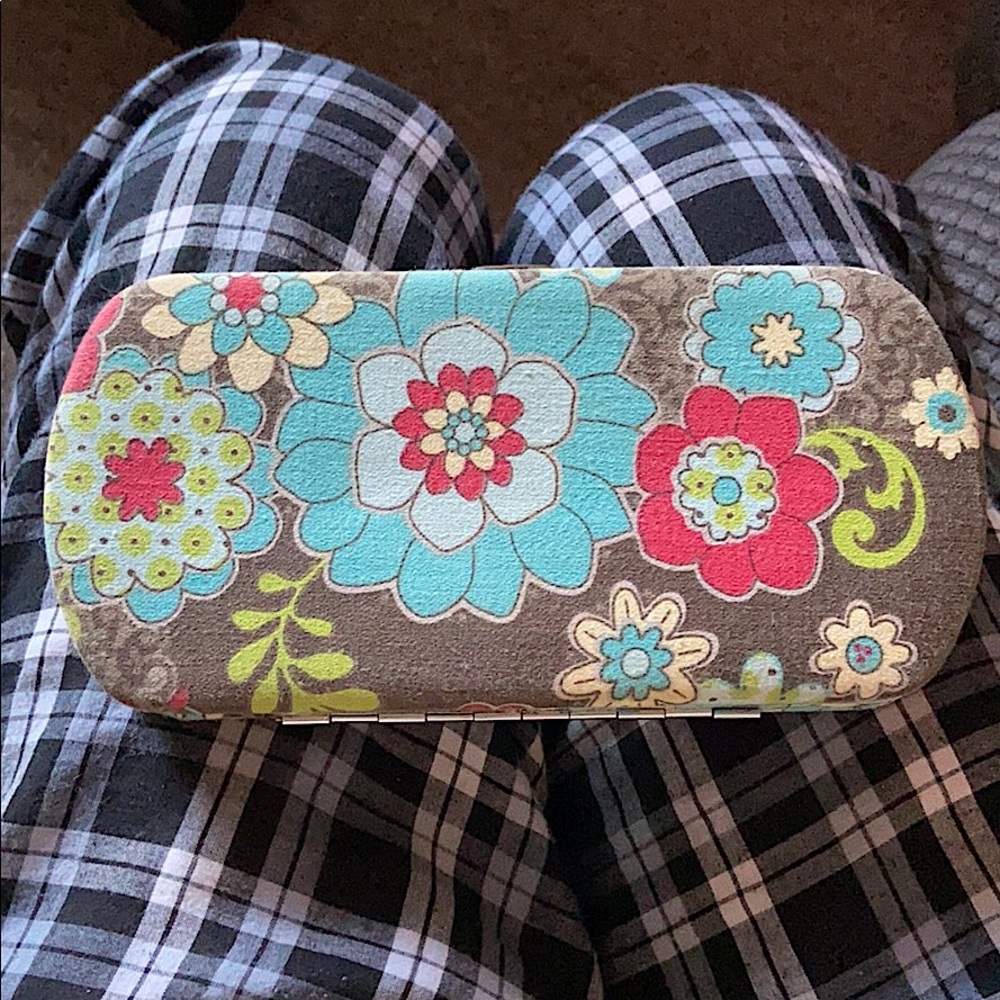 Thirty one hard case wallet